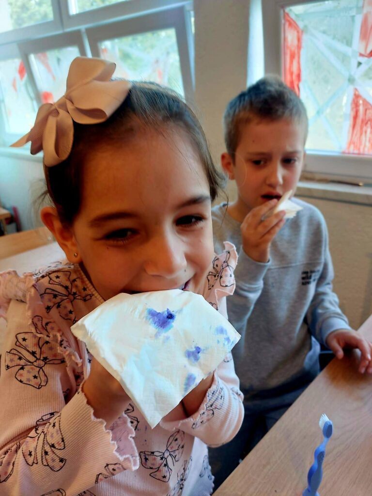 Zube dobro peri- da bi bili zdravi, bijeli